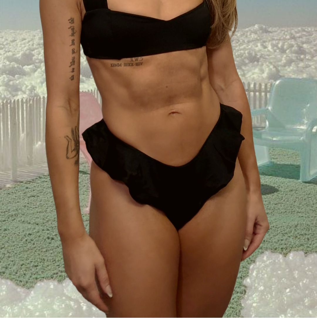 High Waisted Ruffle Bottom